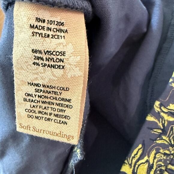 Soft Surroundings Blue and Yellow Metallic‎ Stretch Crop Pull-On Pants- M - Picture 4 of 8